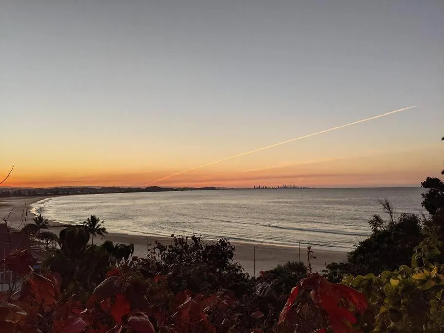 Kirra Beach Unit - Panoramic Gold Coast Beach View Australia