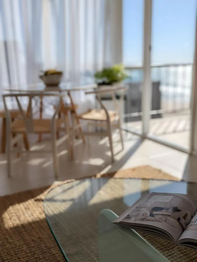 Kirra Beach Unit - Panoramic Gold Coast Beach View 0*,  Australia